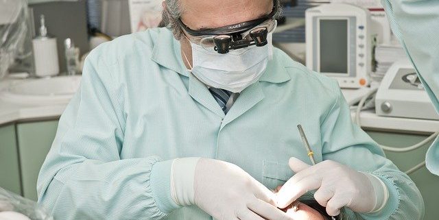 רשלנות רפואית בטיפול שורש | רשלנות של רופא שיניים - עו"ד שלומי וינברג